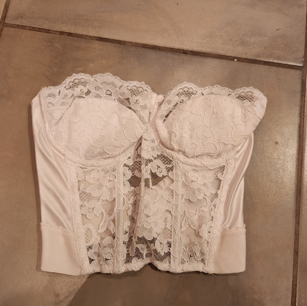 VS Elegant Lace Bustier 34D